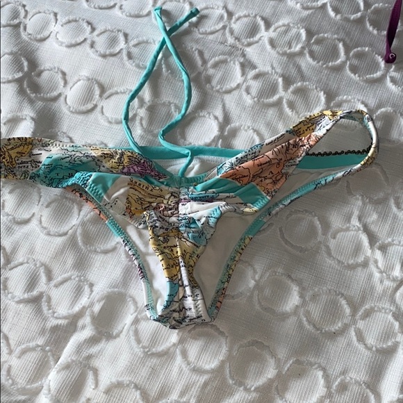 Very Cheeky swim bottoms XL - Picture 2 of 2